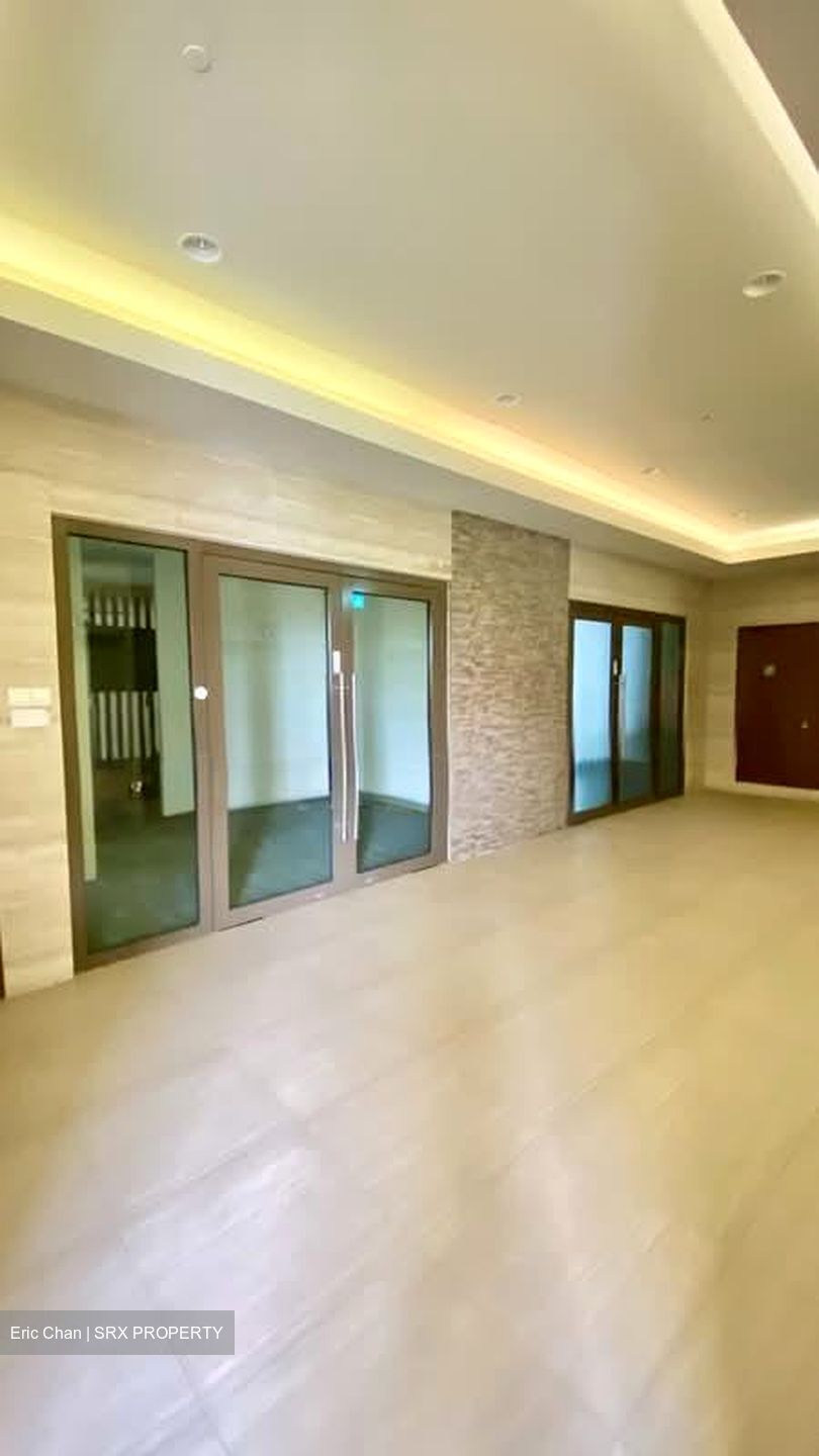 Tai Seng MRT (D19), Warehouse #573469901